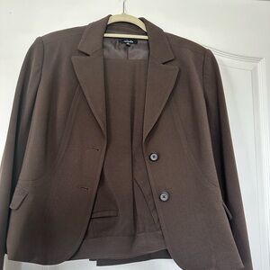 Women’s brown suit 29 1/2 inch in seam